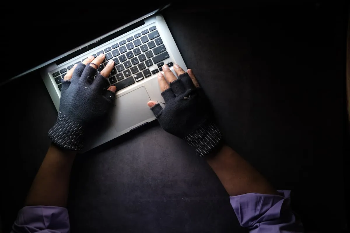 Investigating Device Thefts with CleverControl