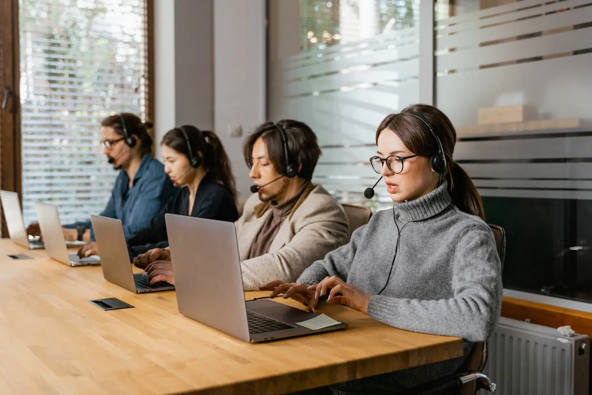How Employee Tracking Software Can Improve Customer Service