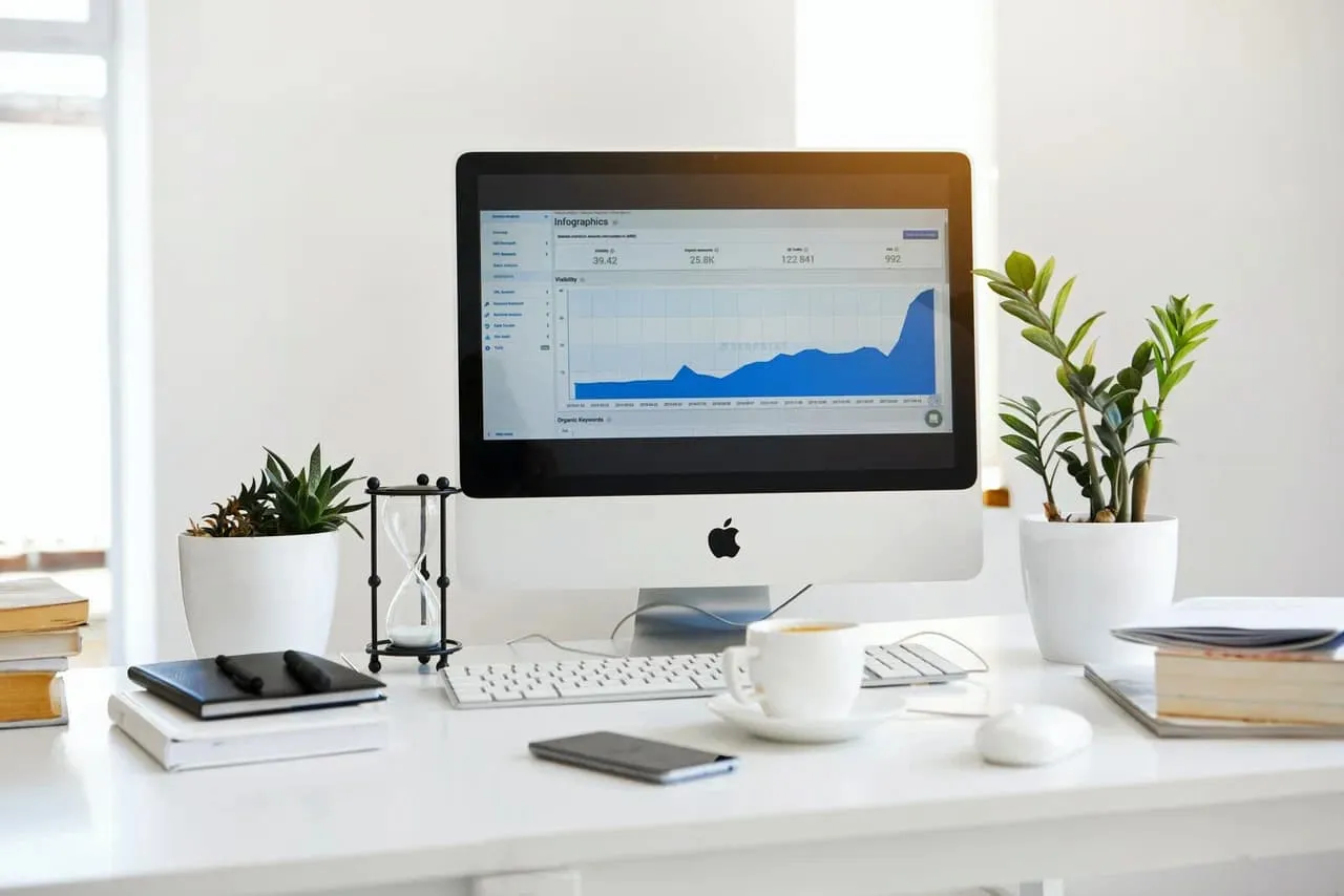 Real-time vs. Periodic Employee Screen Monitoring Software: Which is Better?