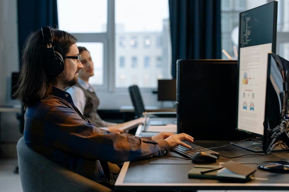 Employee Monitoring Software in Washington: Balancing Trust and Oversight