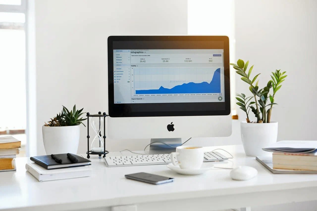 Real-time vs. Periodic Employee Screen Monitoring Software: Which is Better?